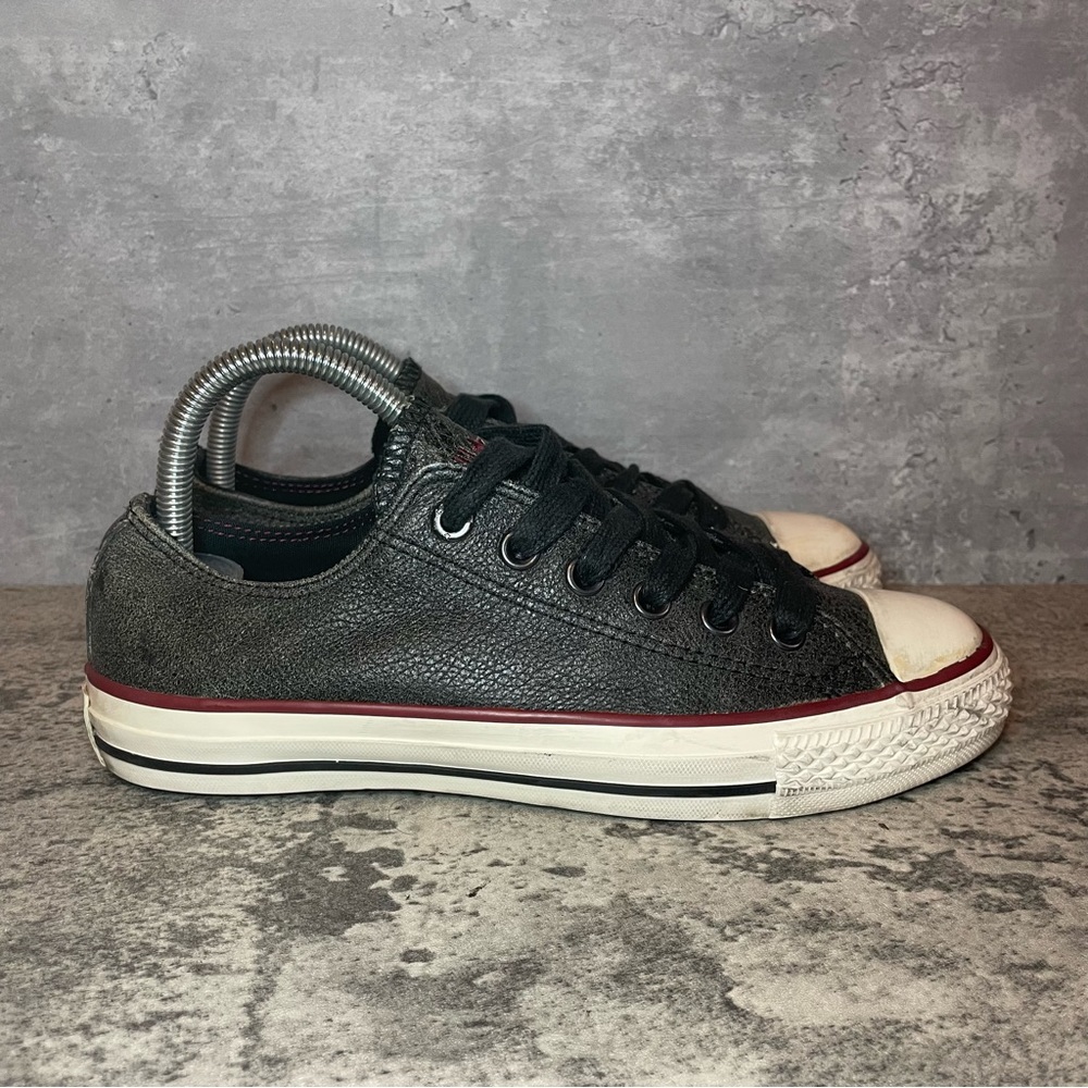 Converse All Star Chuck Taylor Low Leather Sneakers Womens sz 7.5
